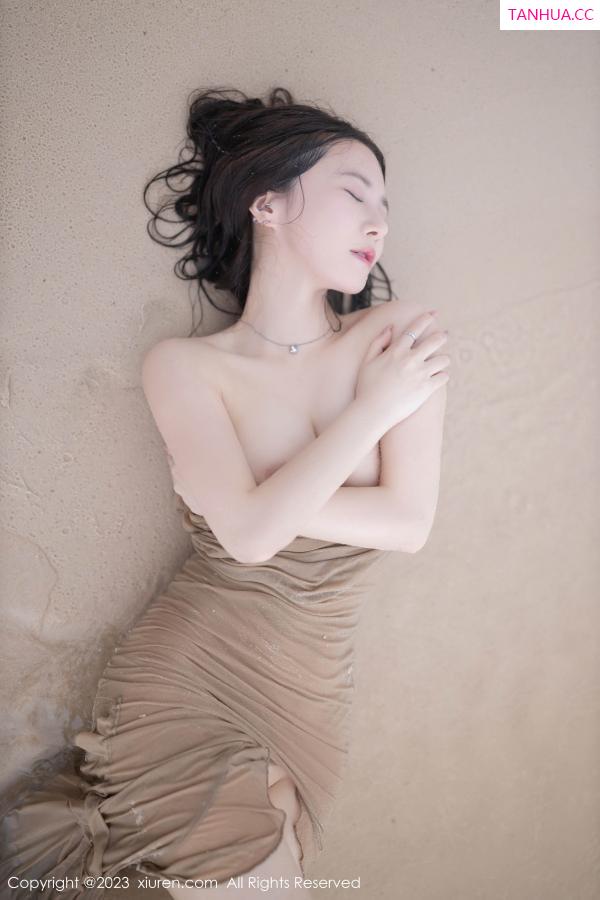 鱼子酱fish  [XiuRen]高清写真图 2023.08.25 No.7288 鱼子酱Fish 沙滩美腿第77张图片